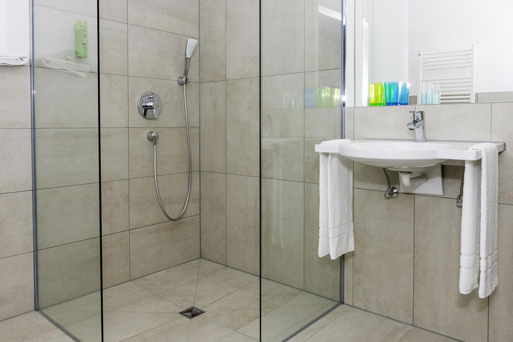 Hotel Rheingold Gailingen Bilik gambar